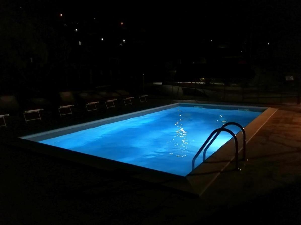 Villaggio Turistico Il Lago Dorato Carlazzo Kültér fotó