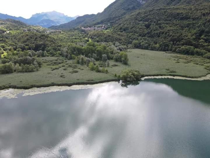Villaggio Turistico Il Lago Dorato Carlazzo Kültér fotó